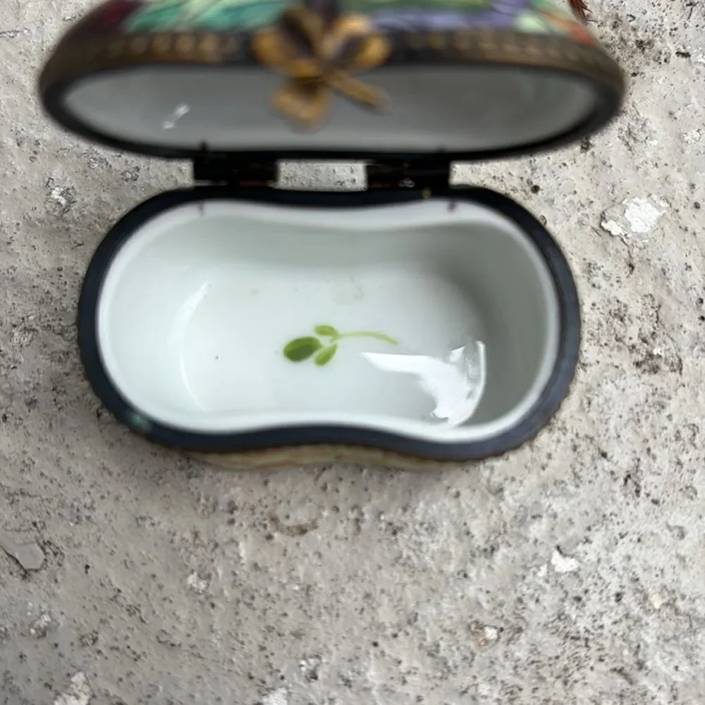 Limoges Chamart Exclusive trinket box